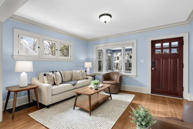 5325 Chowen Avenue S, Minneapolis, MN 55410