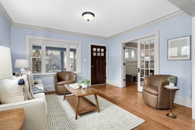 5325 Chowen Avenue S, Minneapolis, MN 55410