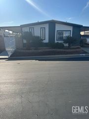 4501 Q Street, Bakersfield, CA 93301