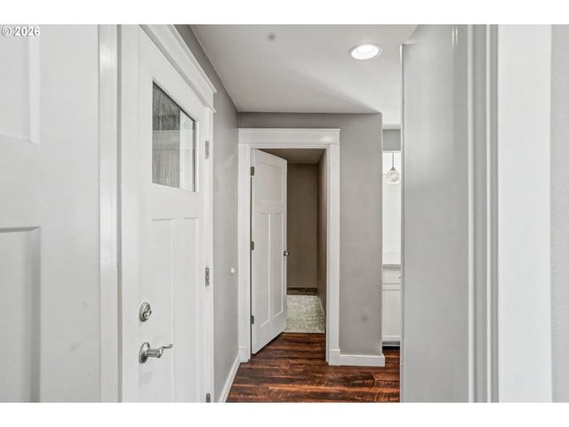 -1 GARNET St Ne, Salem, OR 97301