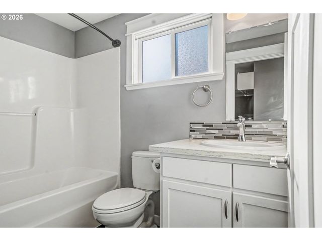 -1 GARNET St Ne, Salem, OR 97301