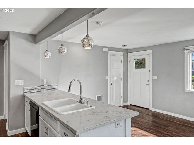 -1 GARNET St Ne, Salem, OR 97301