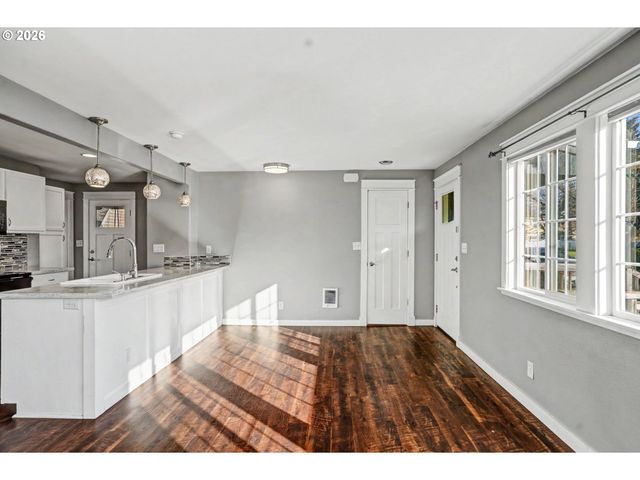 -1 GARNET St Ne, Salem, OR 97301