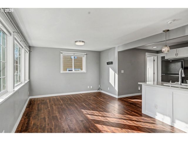 -1 GARNET St Ne, Salem, OR 97301