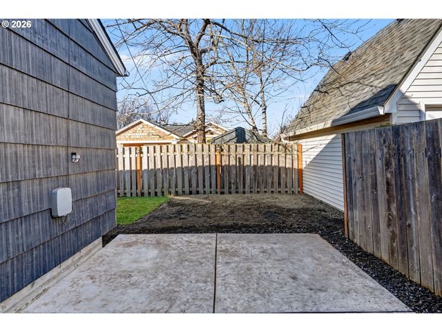 -1 GARNET St Ne, Salem, OR 97301