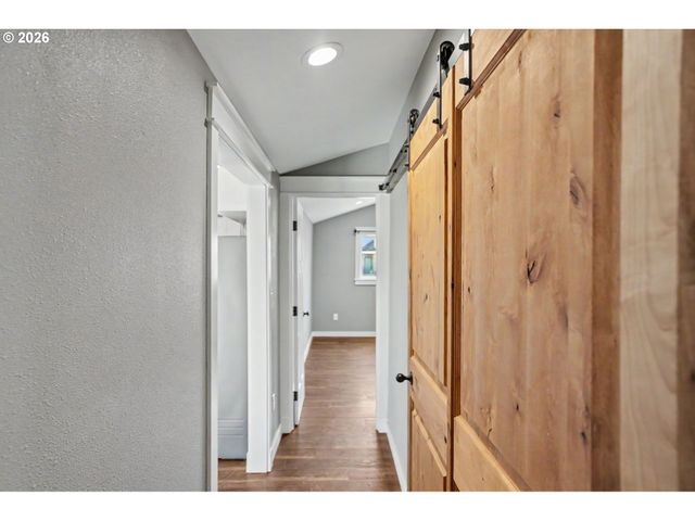 -1 GARNET St Ne, Salem, OR 97301