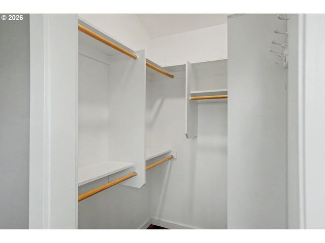 -1 GARNET St Ne, Salem, OR 97301