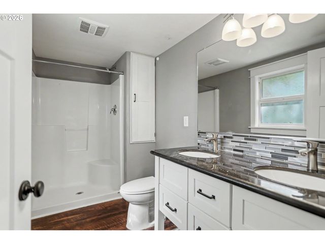 -1 GARNET St Ne, Salem, OR 97301