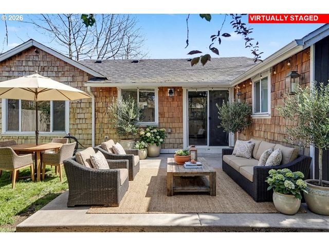 -1 GARNET St Ne, Salem, OR 97301