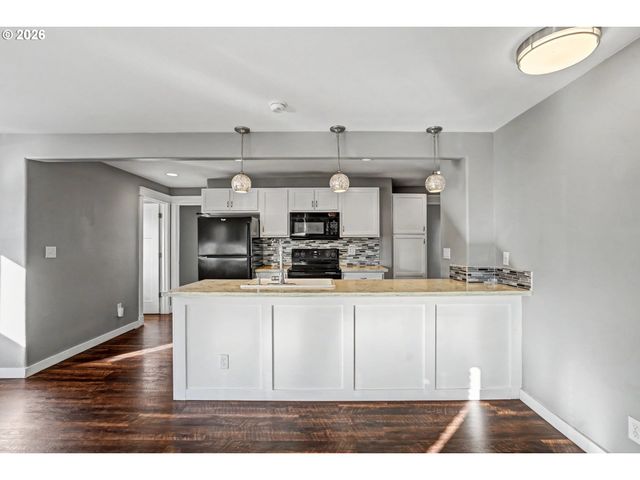 -1 GARNET St Ne, Salem, OR 97301