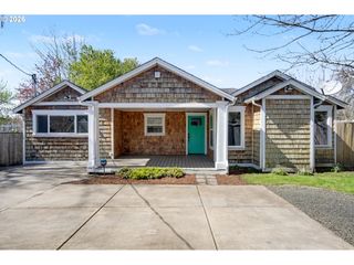 -1 GARNET St Ne, Salem, OR 97301