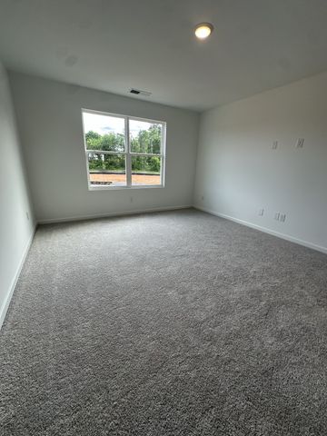 214 Darlington Dr, Dickson, TN 37055