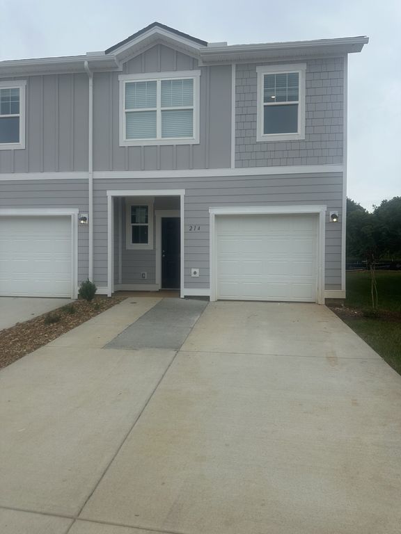 214 Darlington Dr, Dickson, TN 37055