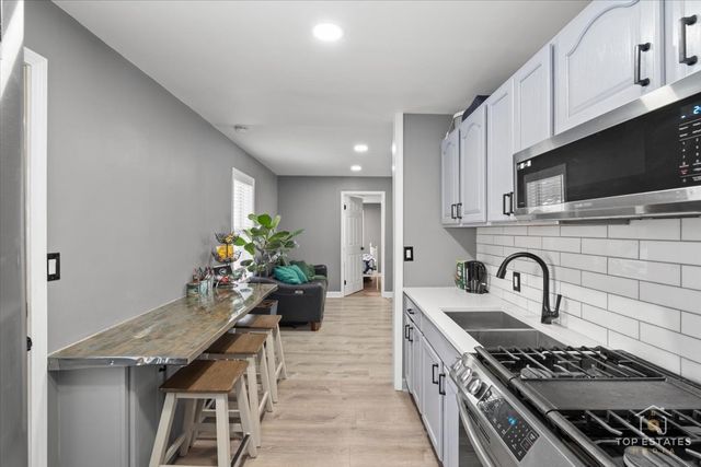 268 N Gifford Street, Elgin, IL 60120