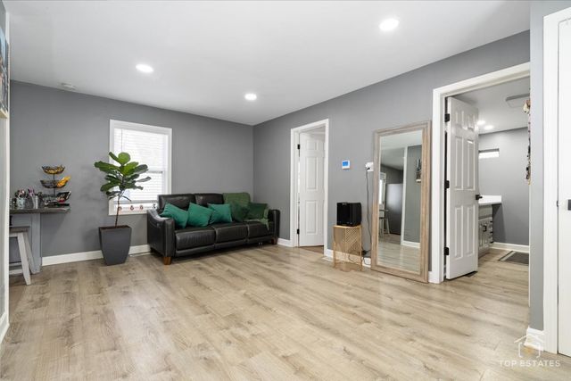 268 N Gifford Street, Elgin, IL 60120