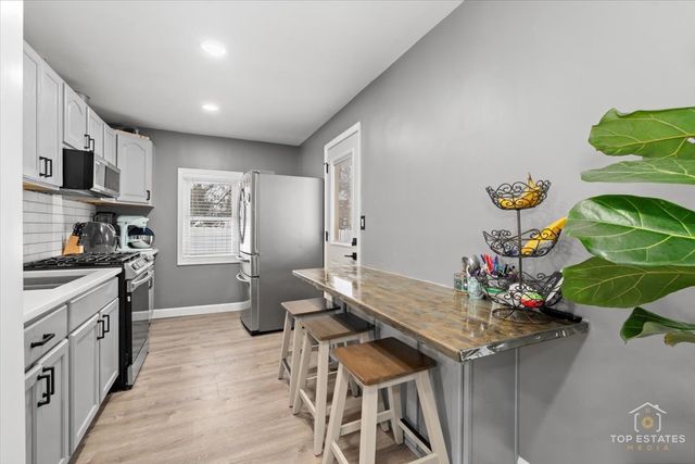 268 N Gifford Street, Elgin, IL 60120