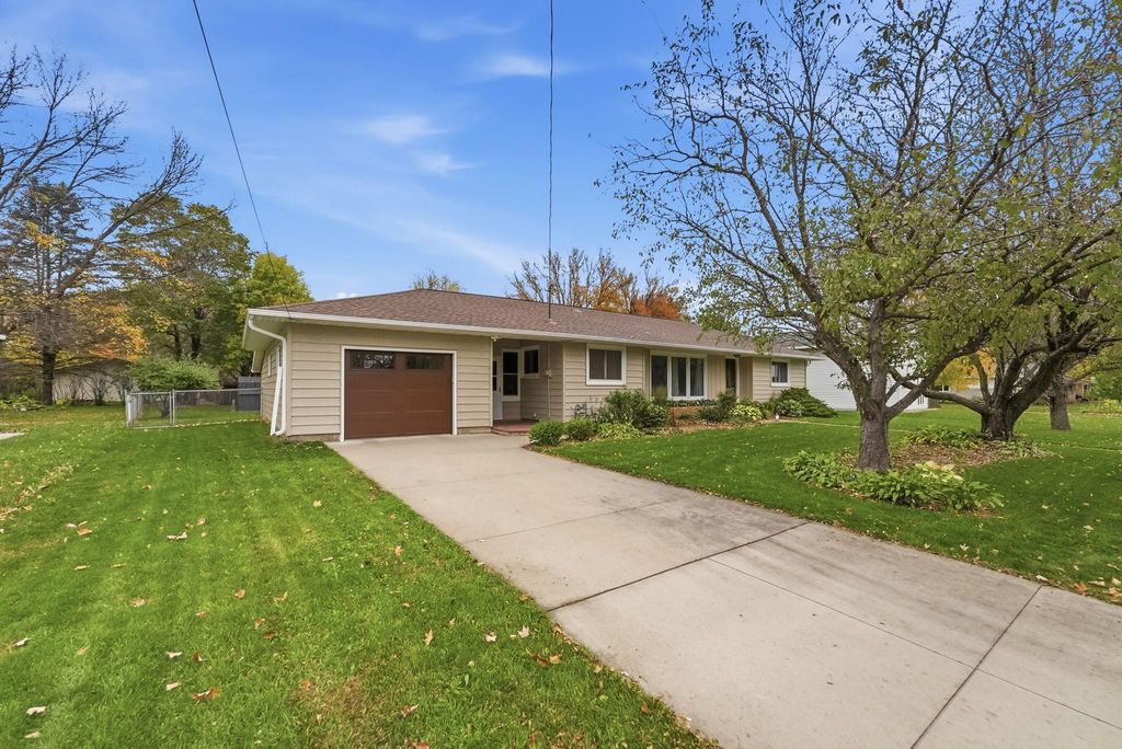 1007 1st Street S, Cold Spring, MN 56320 — exterior