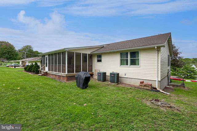 571 E TOLNA RD, Shrewsbury, PA 17361