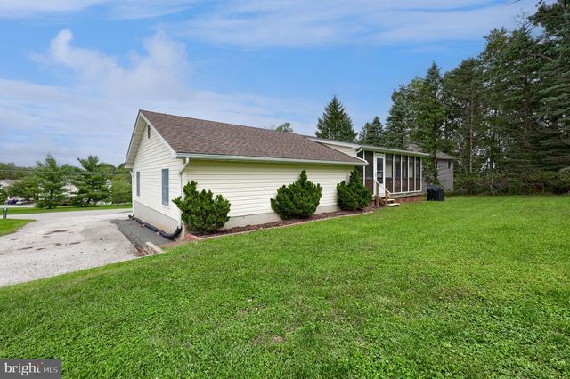 571 E TOLNA RD, Shrewsbury, PA 17361
