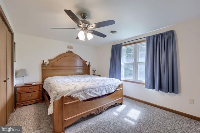 571 E TOLNA RD, Shrewsbury, PA 17361