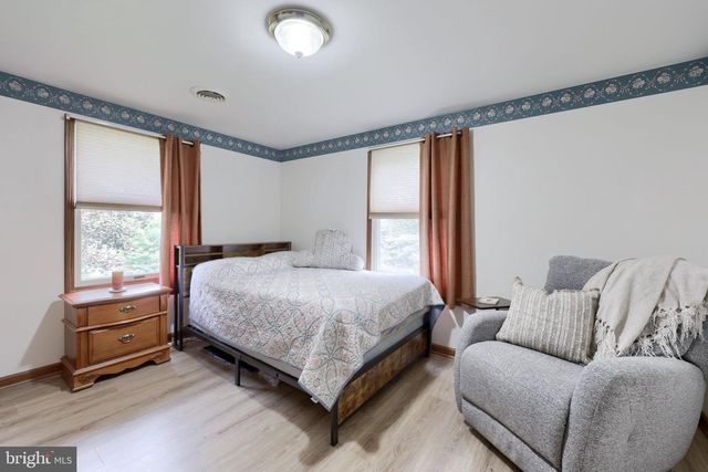 571 E TOLNA RD, Shrewsbury, PA 17361