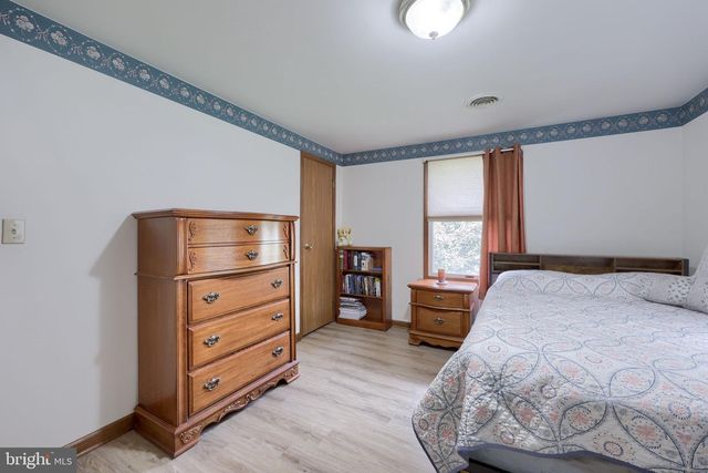 571 E TOLNA RD, Shrewsbury, PA 17361