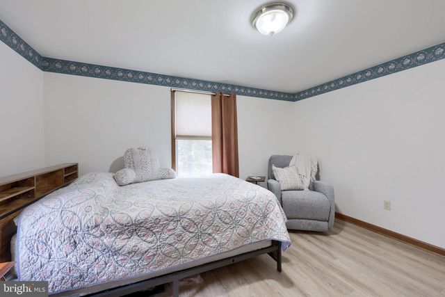 571 E TOLNA RD, Shrewsbury, PA 17361