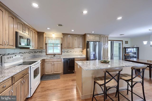 571 E TOLNA RD, Shrewsbury, PA 17361