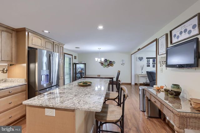 571 E TOLNA RD, Shrewsbury, PA 17361