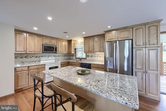 571 E TOLNA RD, Shrewsbury, PA 17361