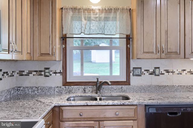 571 E TOLNA RD, Shrewsbury, PA 17361