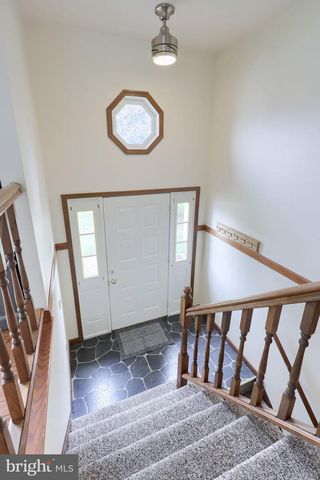 571 E TOLNA RD, Shrewsbury, PA 17361