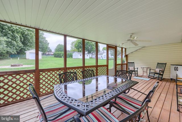 571 E TOLNA RD, Shrewsbury, PA 17361