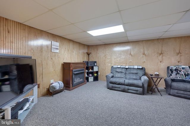 571 E TOLNA RD, Shrewsbury, PA 17361