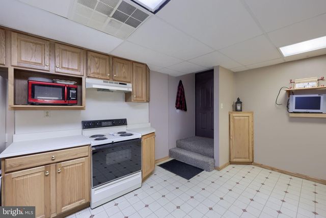 571 E TOLNA RD, Shrewsbury, PA 17361