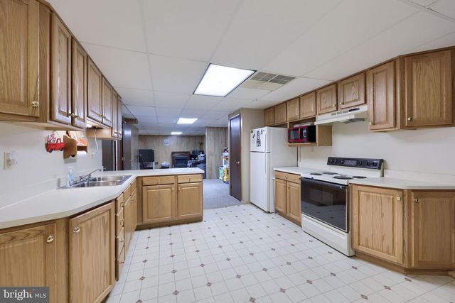571 E TOLNA RD, Shrewsbury, PA 17361