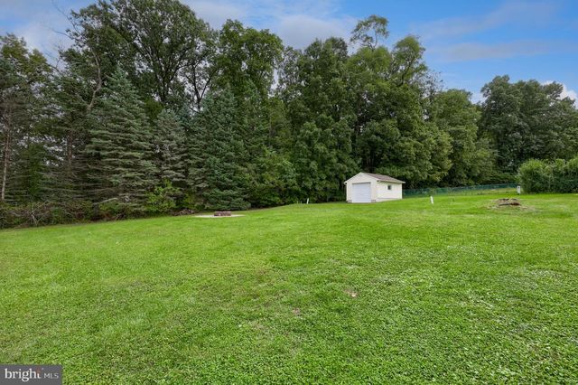 571 E TOLNA RD, Shrewsbury, PA 17361