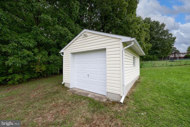 571 E TOLNA RD, Shrewsbury, PA 17361