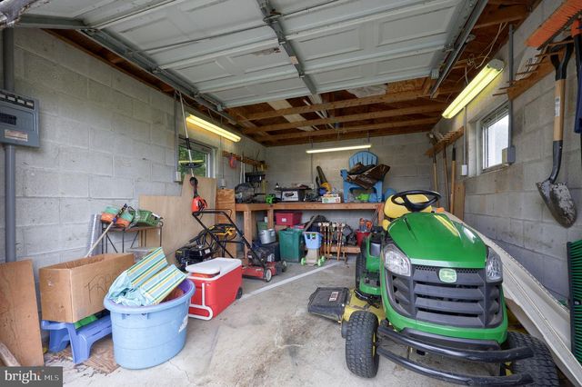 571 E TOLNA RD, Shrewsbury, PA 17361