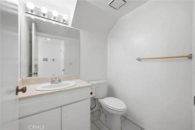 14380 Foothill Blvd 1, Los Angeles, CA 91342