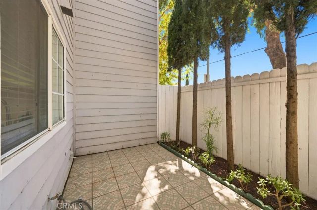 14380 Foothill Blvd 1, Los Angeles, CA 91342
