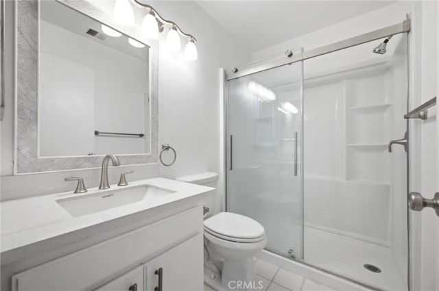 14380 Foothill Blvd 1, Los Angeles, CA 91342