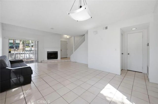 14380 Foothill Blvd 1, Los Angeles, CA 91342
