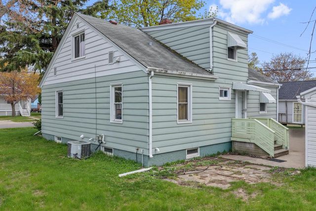 817 N HENRY STREET, Green Bay, WI 54302