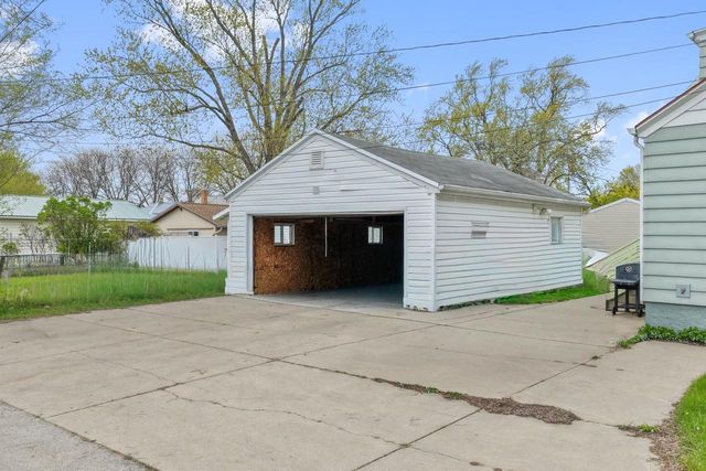 817 N HENRY STREET, Green Bay, WI 54302