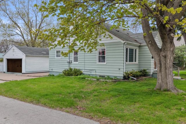 817 N HENRY STREET, Green Bay, WI 54302