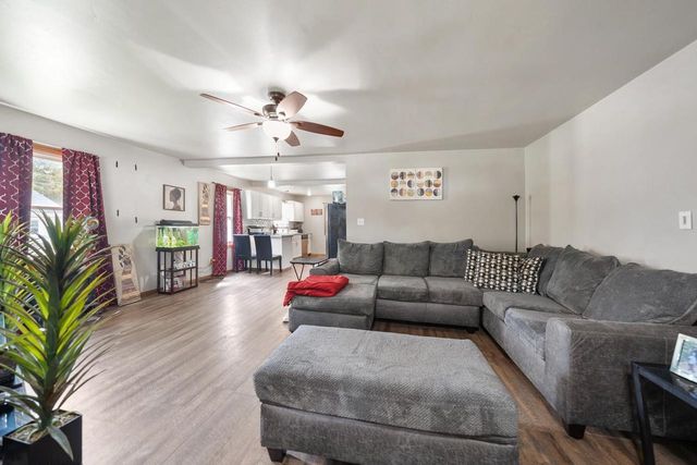 817 N HENRY STREET, Green Bay, WI 54302