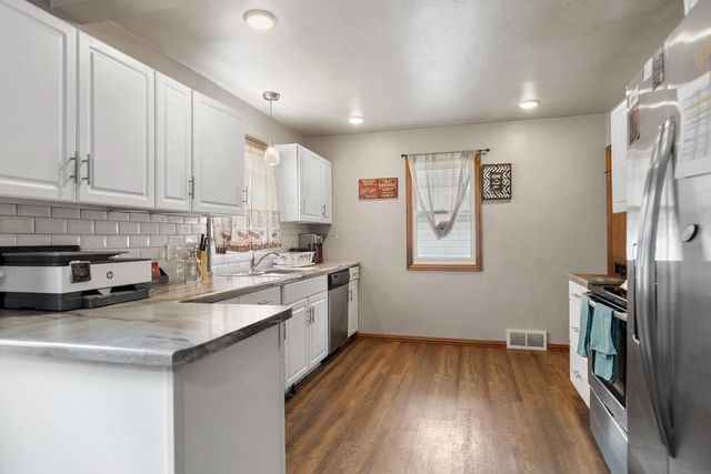 817 N HENRY STREET, Green Bay, WI 54302