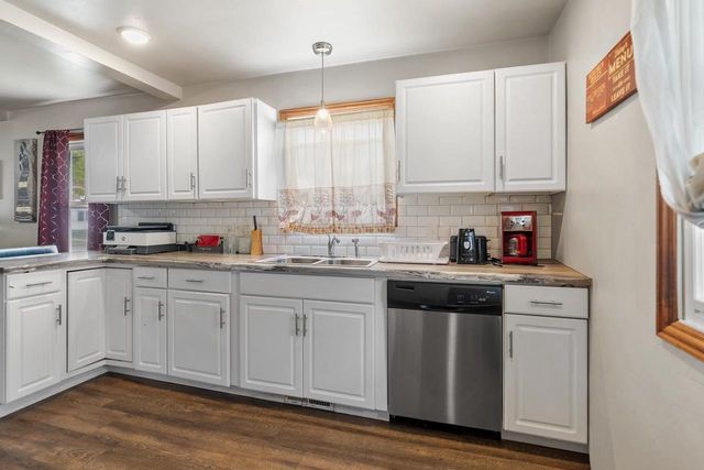 817 N HENRY STREET, Green Bay, WI 54302