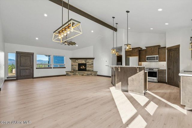 1475 W Remmick Street, Hayden, ID 83835